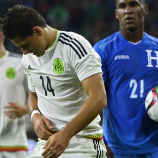 Javier Orozco entra en lugar de 'Chicharito'