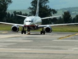 Una vez retirado el avión, las autoridades del Aeropuerto reanudaron las operaciones en la pista afectada. EL INFORMADOR / ARCHIVO