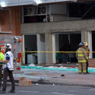 Juan Manuel Santos regresa de Perú tras explosiones en Bogotá