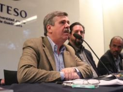 Rafael González Franco de la Peza, doctor en filosofía de la educación por el ITESO, presentó este jueves su libro. EL INFORMADOR / A. Hinojosa