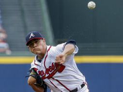 Manuel Bañuelos exhibió espectacular bola en su debut en las Ligas Mayores de Beisbol. EFE / E. Lesser