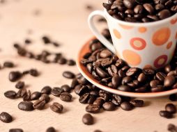 Una taza de café contiene desde 50 mg hasta más de 400 mg de cafeína. ESPECIAL /