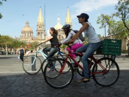 En 2011, la Ciudad de México fue la primera metrópoli del país en contar con un Manual del Ciclista Urbano. EL INFORMADOR / ARCHIVO