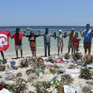 Túnez repatriará cuerpos de víctimas de ataque en playa de Sousse