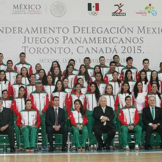 Sale primer grupo de mexicanos a Canadá por Panamericanos