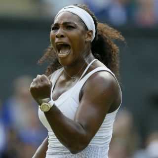 Serena Williams sobrevive en Wimbledon