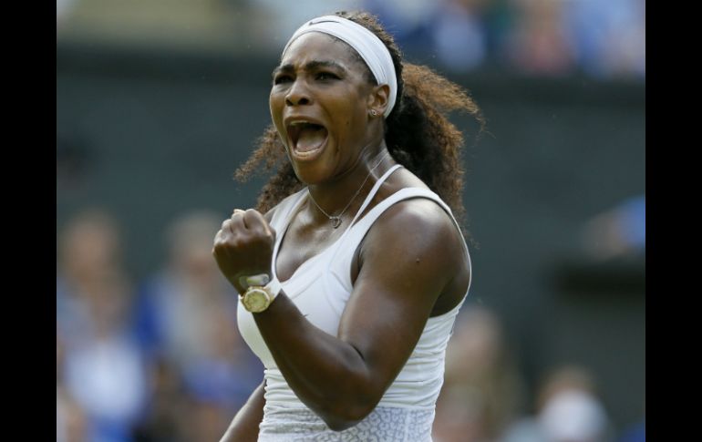 Williams hace un ademán de celebración tras vencer a la tenista británica en un partido que se le escapaba de las manos. AP / K. Wigglesworth