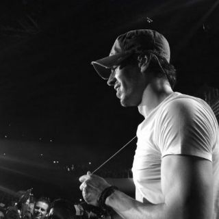 Enrique Iglesias derrocha energía en el Auditorio Nacional