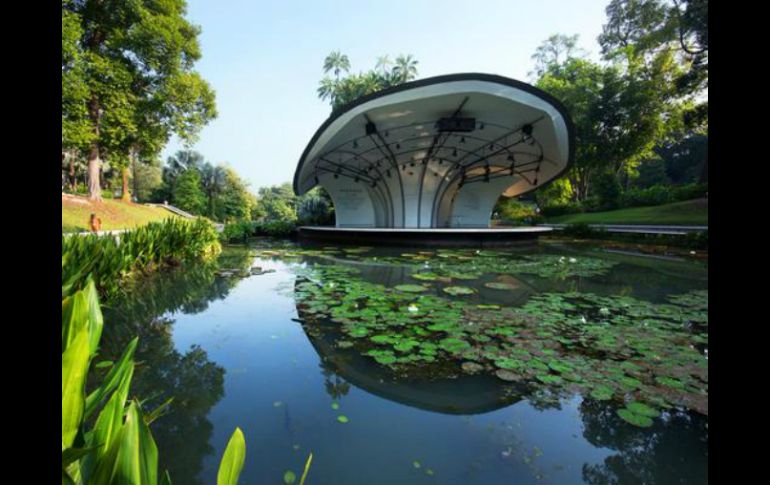 El lugar se especializa en plantas tropicales y contiene dentro del recinto un parque dedicado a las orquídeas. TWITTER / @visitsingapore