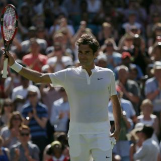 Federer pasa a octavos en Wimbledon