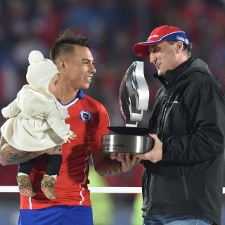 Paolo Guerrero y Eduardo Vargas, máximos goleadores de Chile 2015