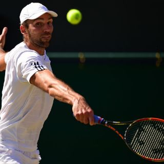 Ivo Karlovic hace historia al instalarse en octavos de Wimbledon