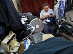 Ignacio Flores García. Antes de aprender a ocultar las imperfecciones en las prenda, fue laminero, obrero y vidriero. EL INFORMADOR / R. Tamayo