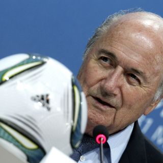 Blatter acusa presión política de Francia y Alemania