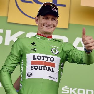 Cancellara, nuevo líder del Tour; Quintana pierde tiempo