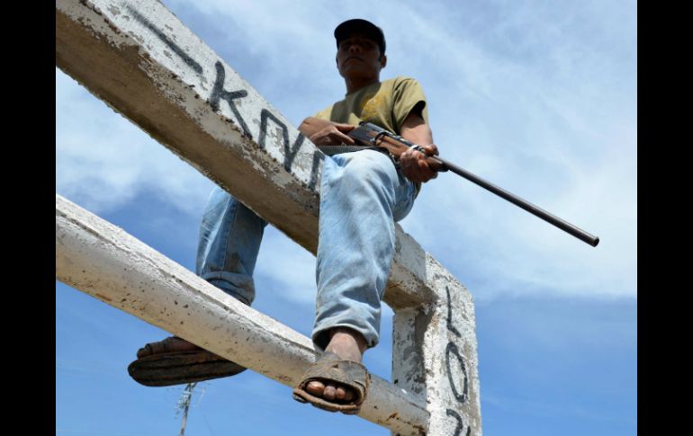 Los civiles grupos de autodefensa surgieron en diversos municipios de Michoacán el 24 de febrero del 2013. NTX / ARCHIVO