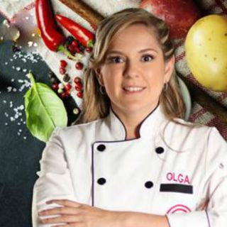Por falta de sal expulsan a Olga de MasterChef
