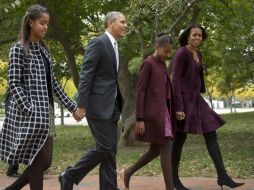 Malia (i), de 17 años,  ha expresado cierto interés por la cinematografía, ha declarado su madre hace algunos años. AP / ARCHIVO