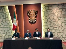 Salvador Jara (c-i) y Silvano Aureoles (c-d), durante la presentación de la coordinación de transición de gobierno. TWITTER / @Silvano_A