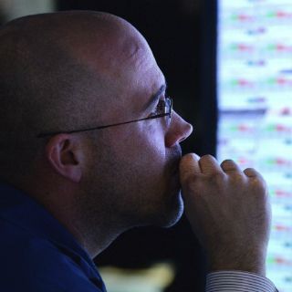 Wall Street opera con números rojos