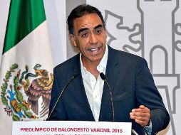 Enrique Garay deja de ser parte de TV Azteca. MEXSPORT / R.Maya