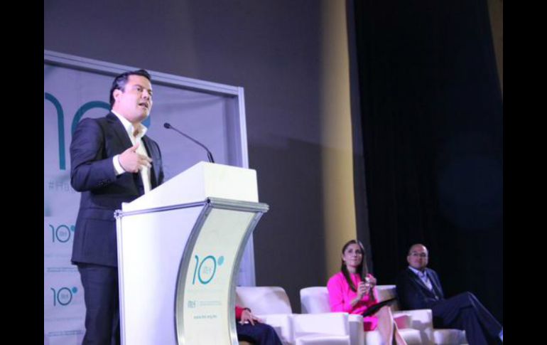 Sandoval Díaz reconoce los esfuerzos y acciones encaminadas para crear la Ley de Transparencia. TWITTER / @iteijalisco