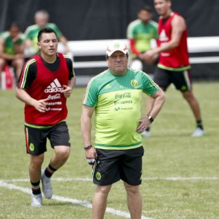 Selección mexicana: nuevo entrenamiento, nueva alineación