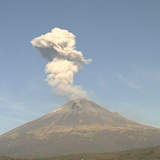 El Popocatépetl emite exhalación de mil 800 metros
