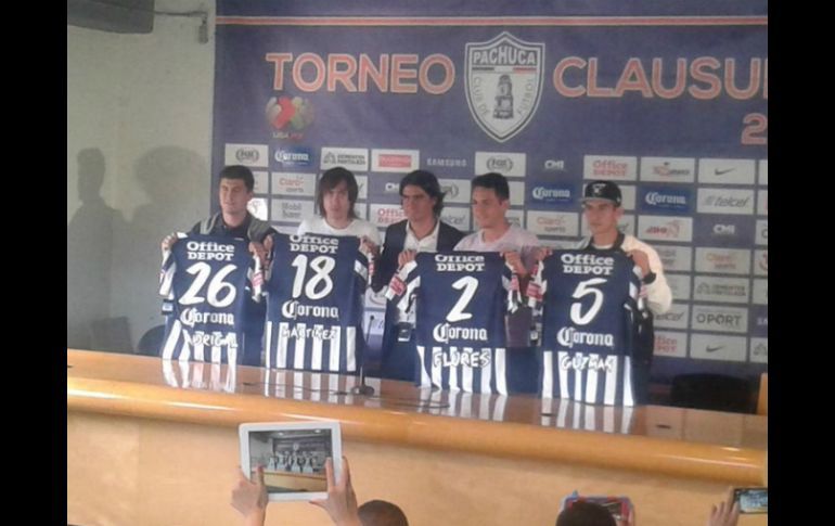 El evento se llevó a cabo tras el duelo ante Herediano. En la foto: Fernando Madrigal, José Martínez, Francisco Flores y Víctor Guzmán. TWITTER / @Tuzos