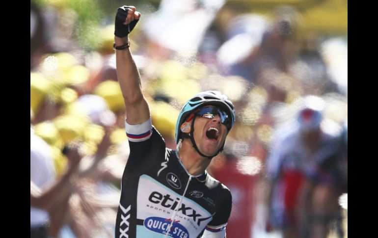 Zdenek Stylbar mostró una gran sonrisa al terminar el recorrido. AP / P. Dejong