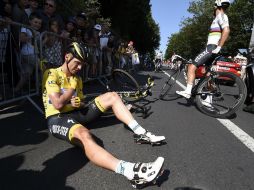 Martin cayó a un kilómetro de llegar a la meta en Le Havre. EFE / E. Feferberg