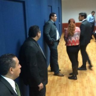 Almaguer discute con diputados a puerta cerrada