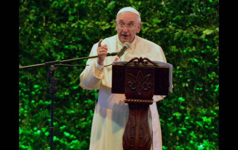 El papa Francisco durante su discurso ante más de un millar de líderes de movimientos populares del continente. EFE / J. Abrego