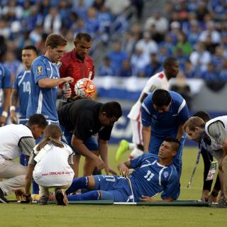 Fractura y máscara para Nelson Bonilla