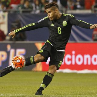 Rayados quiere ir por Jonathan dos Santos