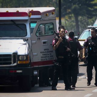 Tras tiroteo, frustran asalto a camioneta de valores en el DF
