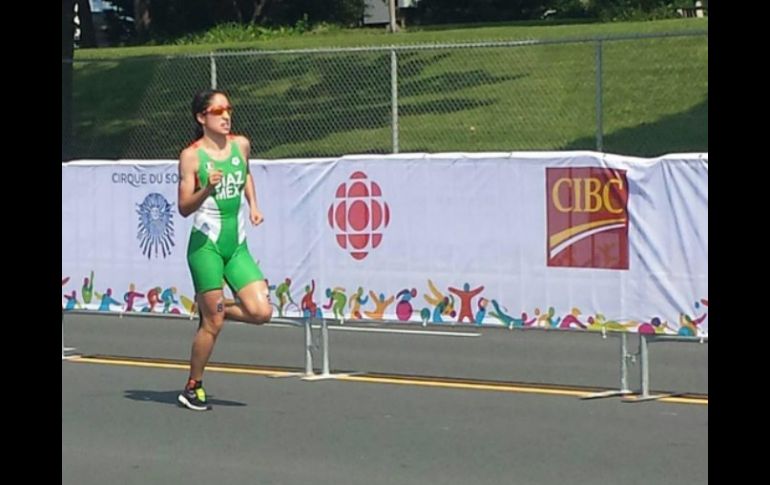 Paola Díaz da la primera medalla de plata para México en los Juegos Panamericanos de Toronto 2015 en la prueba de triatlón. TWITTER / @CONADE