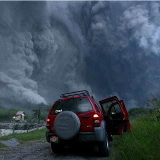 Cae ceniza del Volcán El Colima en municipio de Jalisco