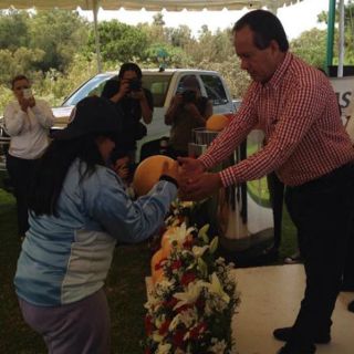 Entregan mil balones imponchables a niños jaliscienses