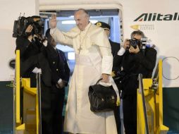 Antes de partir el Papa criticó a aquellos católicos que no son solidarios y tienen una fe débil. EFE / A. Benítez