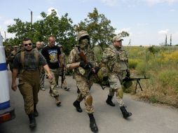 Los rebeldes dispararon obuses de 152 mm cerca de la localidad de Starognativka, según el ejército. AP / ARCHIVO