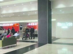 Ofrece servicios que sus competidores no proporcionan a los clientes, como una tabacalera, renta de autos y boletos para espectáculos. EL INFORMADOR / T. Villaseñor