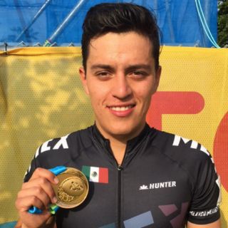 Mike Paez obtiene oro en patinaje en Toronto 2015