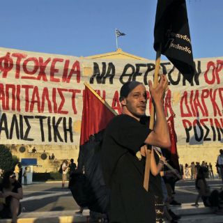 Condiciones de tercer rescate afectarán vida de los griegos