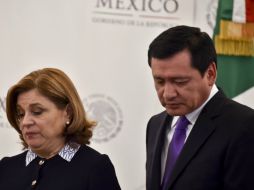 Arely Gómez y Miguel Ángel Osorio Chong, en su rueda de prensa del lunes. AFP / ARCHIVO