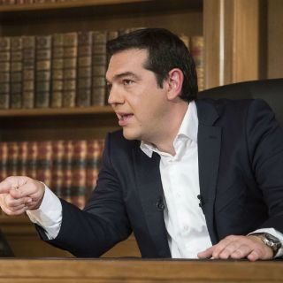 Tsipras dice que asume responsabilidad del acuerdo