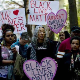 Juez de EU rechaza indemnización a familia de Michael Brown