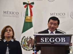 En conferencia de prensa, Osorio Chong dijo que Joaquín Guzmán pudo fugarse por los protocolos de DH dentro de los penales. AFP / ARCHIVO