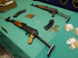 En el segundo operativo encontraron dos armas largas, un arma corta, 16 cargadores y 385 cartuchos de diversos calibres. EL INFORMADOR / ARCHIVO