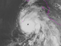 Esta imagen tomada por satélite muestra la ubicación del huracán ''Dolores'' frente a las costas Océano Pacífico. AP /